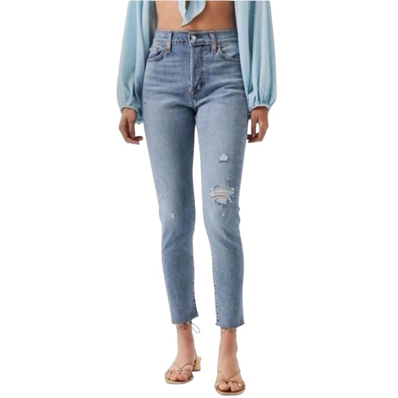 Levi's Wedgie Skinny Distressed Raw Hem Button Fly Jeans Light Wash Sz 29 - Picture 1 of 12